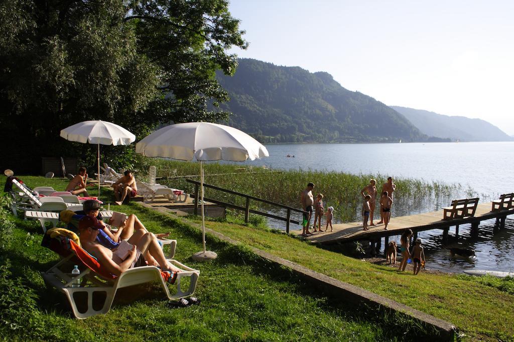 Seehaus Karantanien am Ossiacher See Bagian luar foto