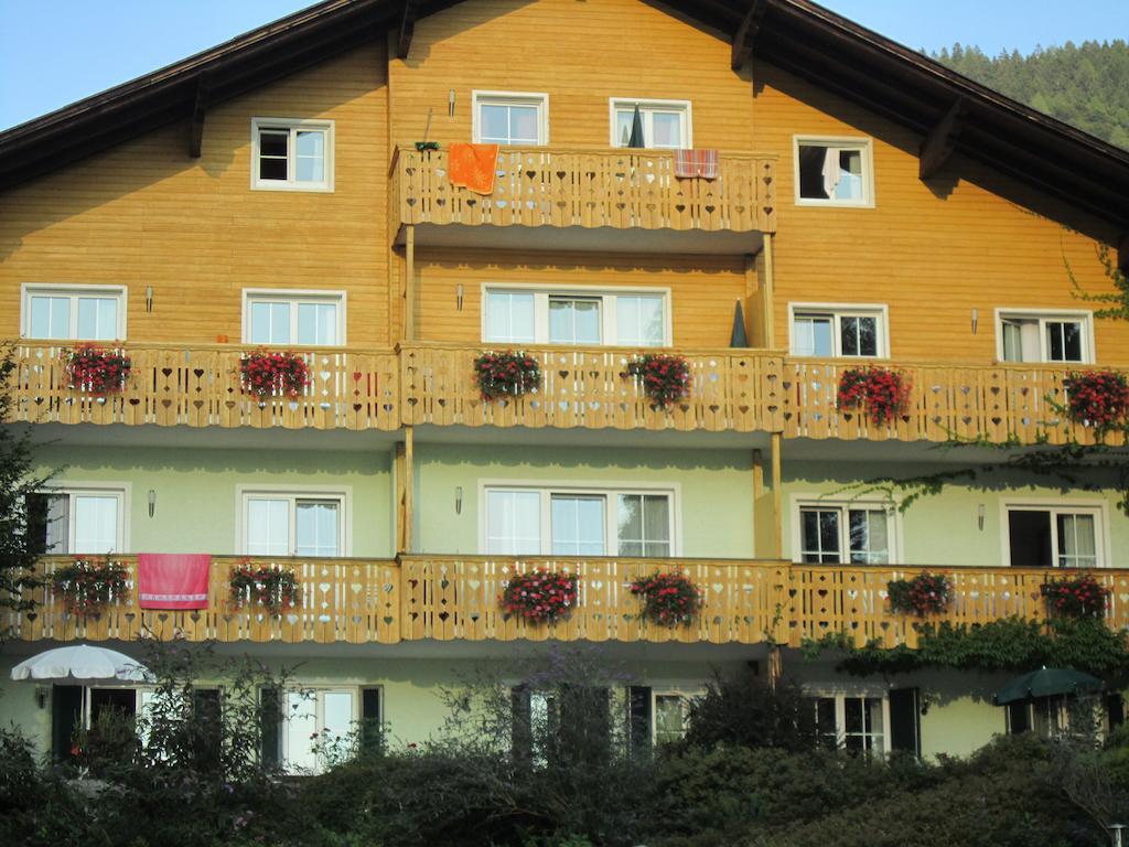 Seehaus Karantanien am Ossiacher See Bagian luar foto